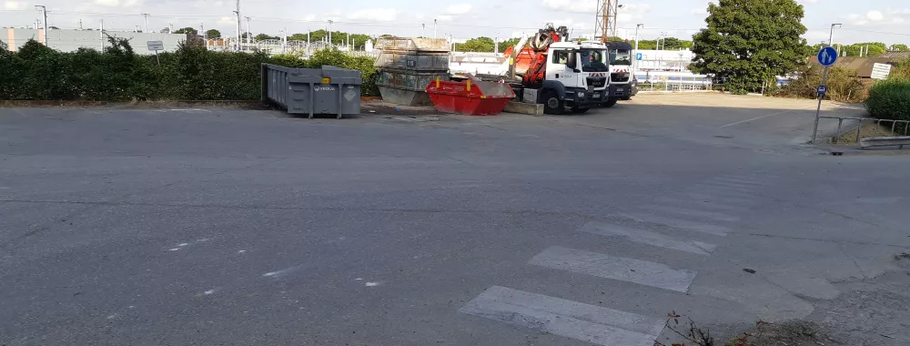 Terrain nu avec bâtiment tiers Châtillon