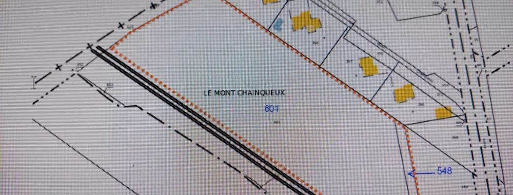 TERRAIN AVEC LES REFERENCES CADASTRALES