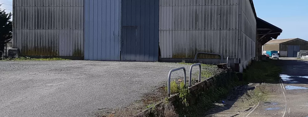 Entrepôt de stockage à louer à Surgères hangar