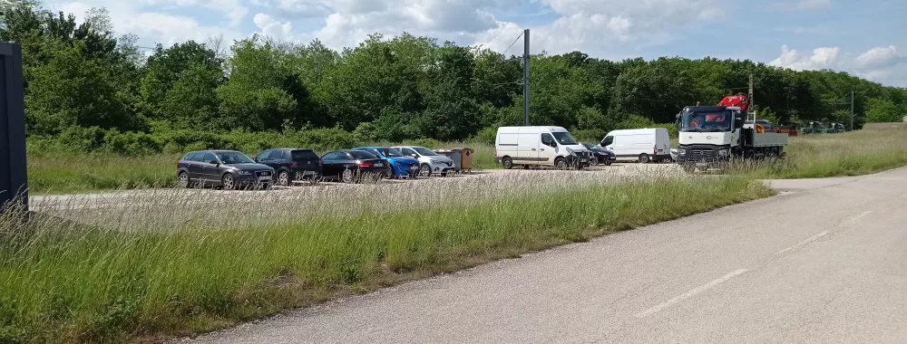 Vue latérale du terrain (1)