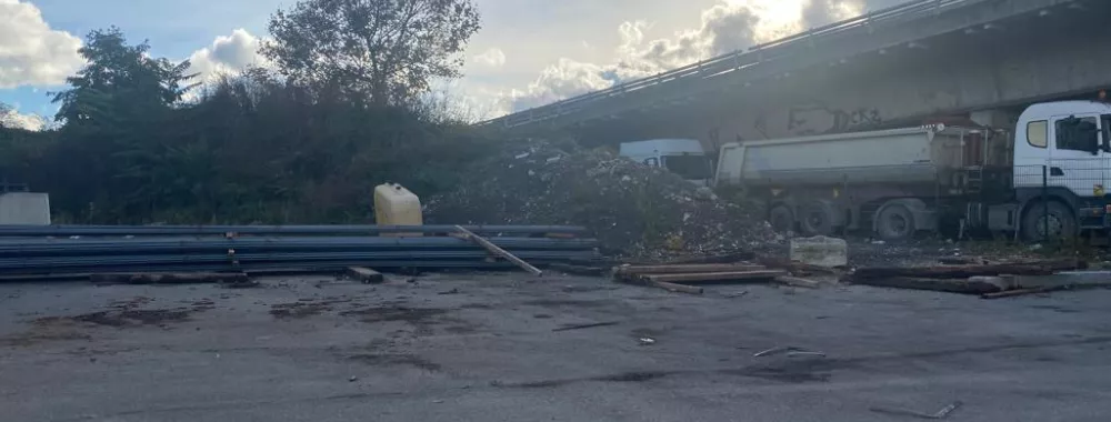 Avis de publicité - Place du 19 mars 1962, BLANC-MESNIL