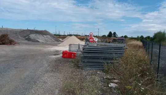 Vue partielle du terrain