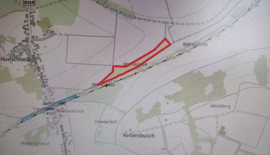 TERRAIN DANS SON ENSEMBLE