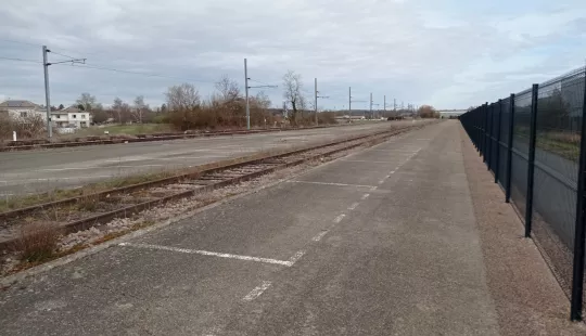 Vue partielle du terrain