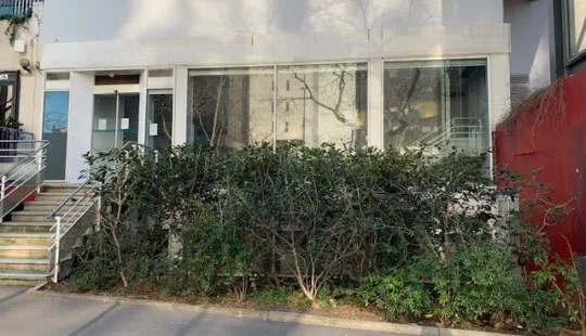 Façade d'un local commercial à louer dans le 13 ème arrondissement de Paris