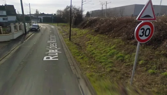 Terrain nu à louer à Chambly côté rue