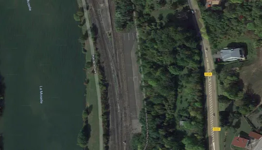 Vue aérienne piste de moto Apach