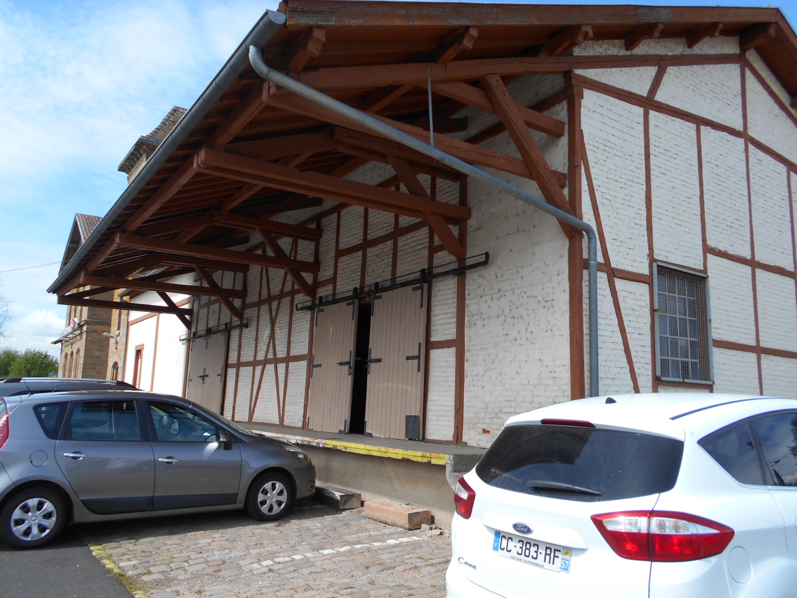 Halle de MORHANGE